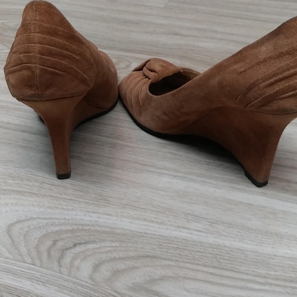 BCBG Heels - Picture 7 of 7